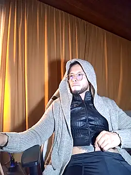 sebastian_horny live cam on StripChat