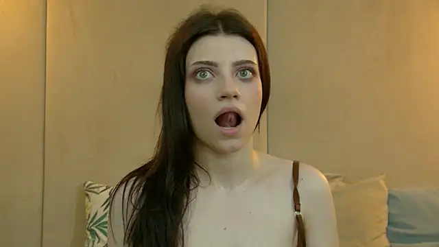 EllieWest live cam on StripChat