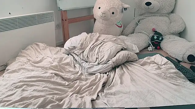 CeriseLapine webcam