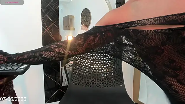 Vicky_Hottman live cam on StripChat