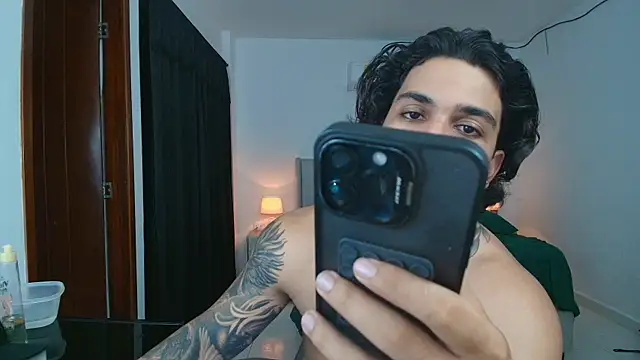 Mrbig_maximo live cam on StripChat