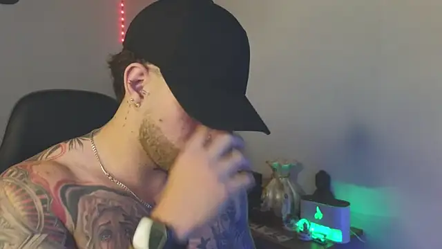 Ades_Lowe webcam