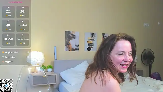 Kira_Adler webcam