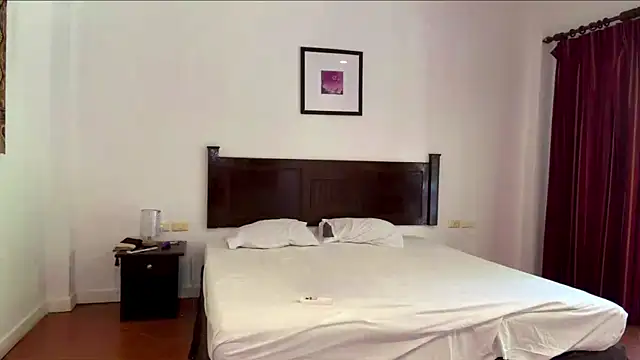 kamila_18_french webcam