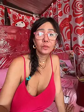 sweetieme live cam on StripChat