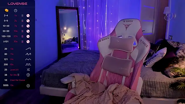 AnyaTaylor_ webcam