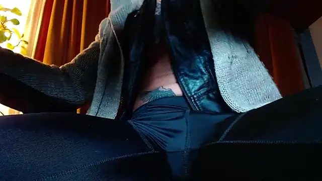 sebastian_horny live cam on StripChat
