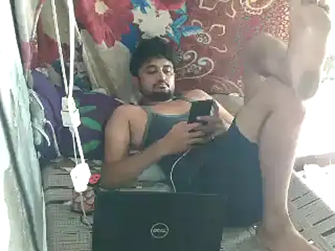 ROCOGUJUBULL live cam on StripChat