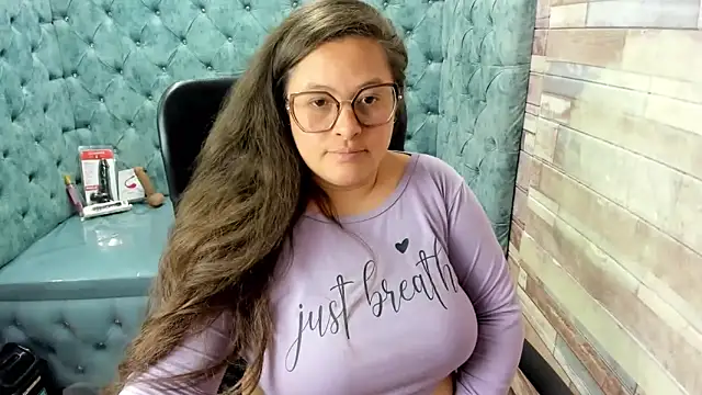 Sarah_Boobs_ live cam on StripChat