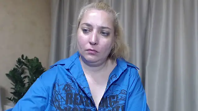 sweetpussy13 webcam