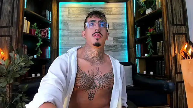 Donovan_Desmond live cam on StripChat