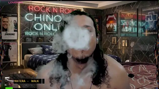 chino_roz live cam on StripChat