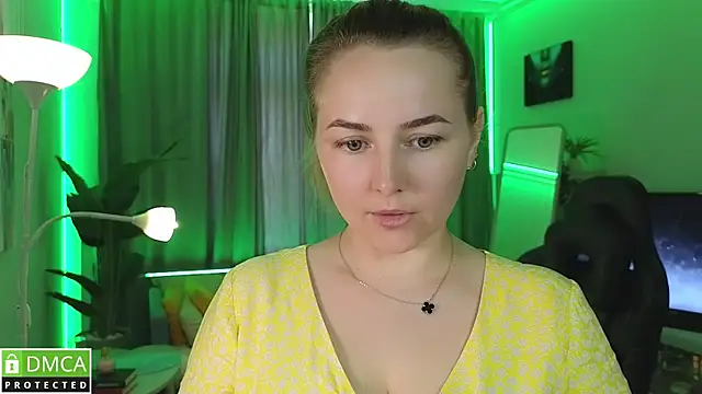 Mira_Mermayd live cam on StripChat