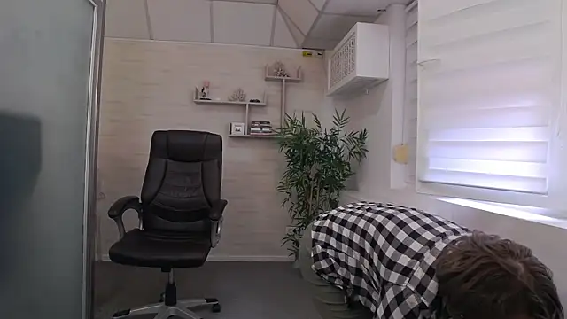 MaddyVelvet webcam