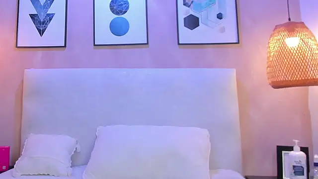 Piinksoul149 live cam on StripChat