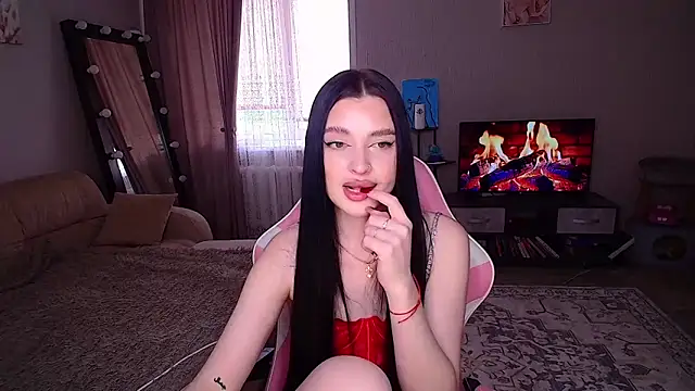 yoursLina live cam on StripChat