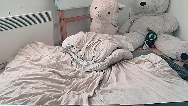 CeriseLapine webcam