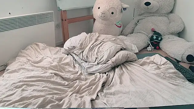 CeriseLapine webcam