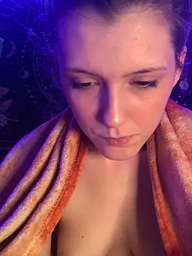 Lilactease live cam on StripChat