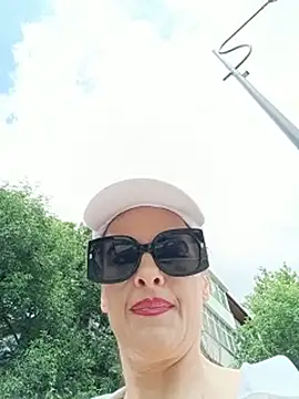 RebeccaNoble webcam