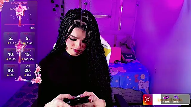 Sophiaa_doll_ live cam on StripChat