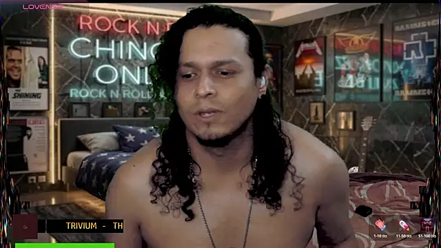 chino_roz live cam on StripChat