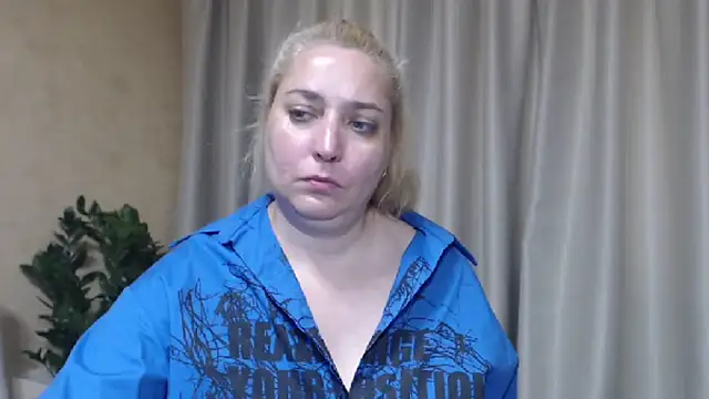 sweetpussy13 live cam on StripChat