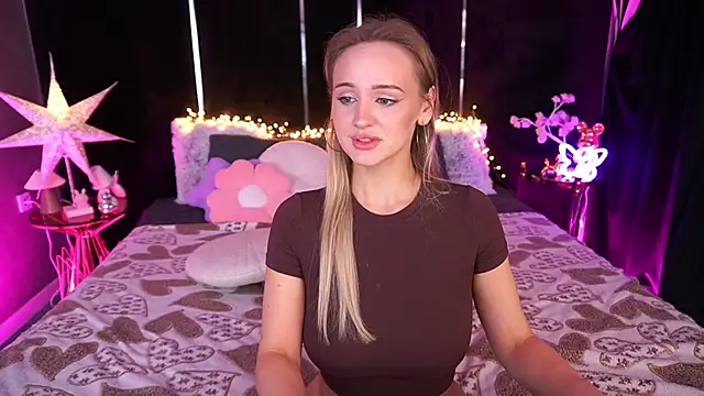 LylaYeess webcam
