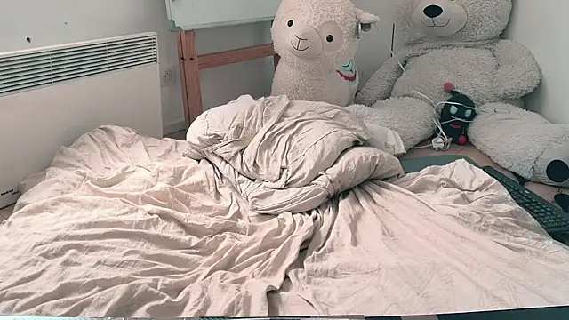 CeriseLapine webcam