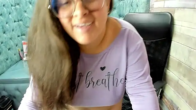 Sarah_Boobs_ live cam on StripChat