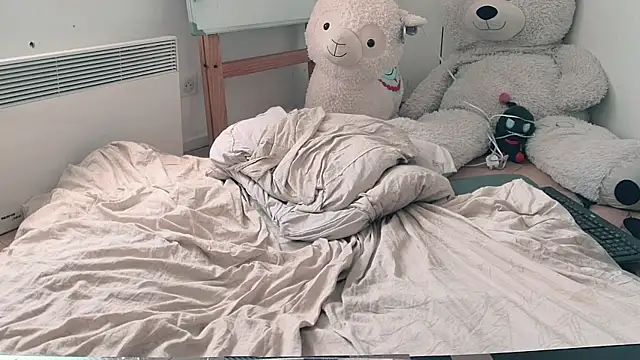 CeriseLapine webcam