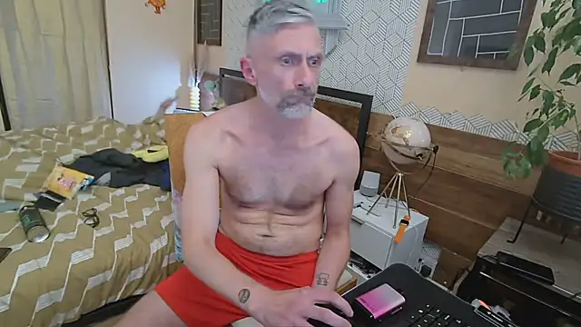 your-new-hoT-uncle webcam