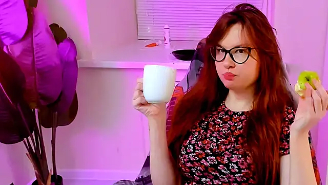 CarolGiggly webcam