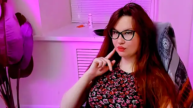 CarolGiggly webcam