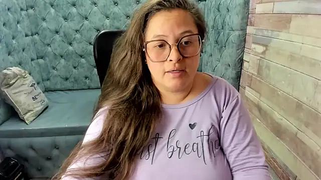 Sarah_Boobs_ live cam on StripChat