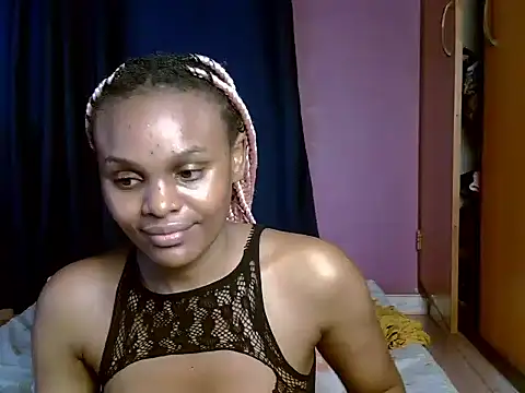 Queen_petite_ webcam