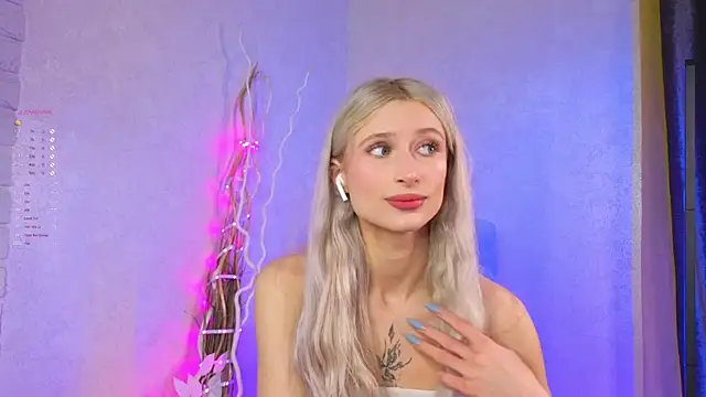 LuxuryBarbie webcam