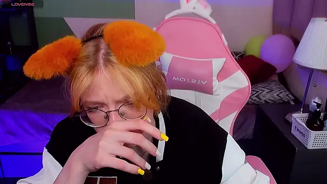 FoxxyyPolly live cam on StripChat