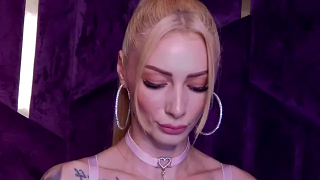 AngieShae webcam
