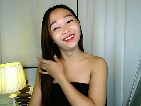 TsCyra_foxxx live cam on StripChat