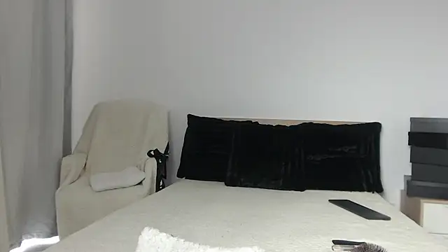Layla23a live cam on StripChat
