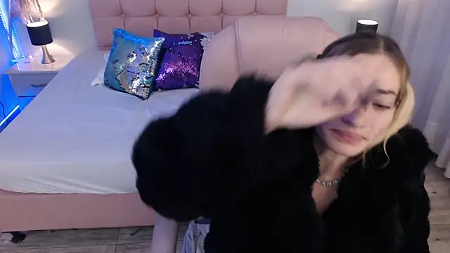zoe_jones13 webcam