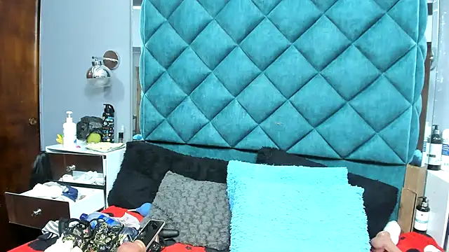 PENELOPELEWISs webcam