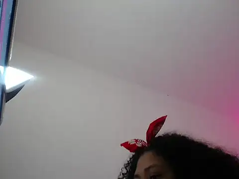 Ayliinn_ live cam on StripChat