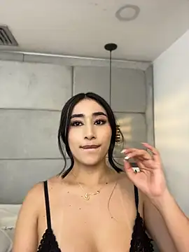 IvonneOwen webcam