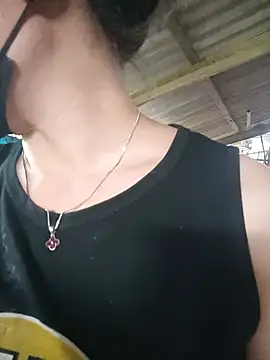Bling-pusy webcam