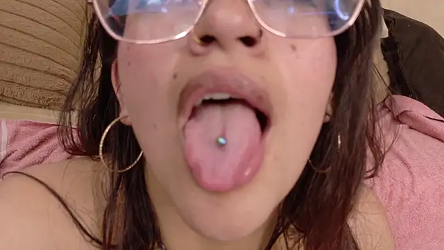 helen_diazz webcam