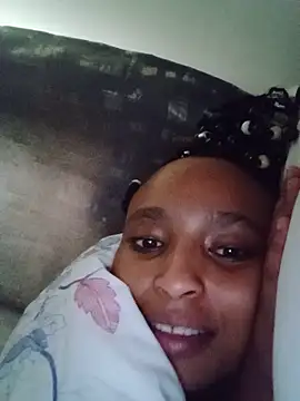 Badgalheloves webcam