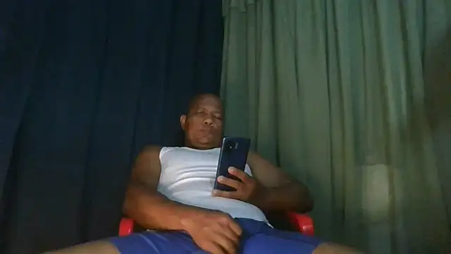 bigblackcock75 webcam