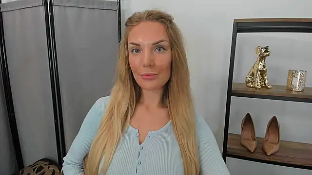 AulloraHoney webcam